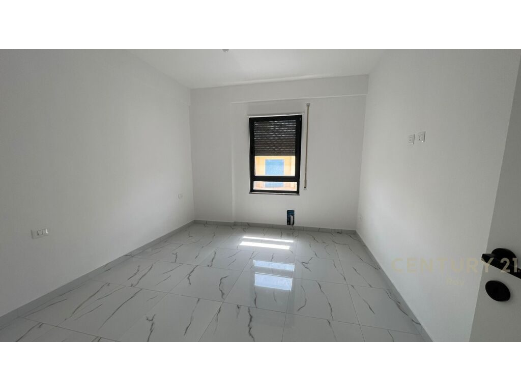 SHITET APARTAMENT 1+1!NDERTIM I RI,MALI I ROBIT!