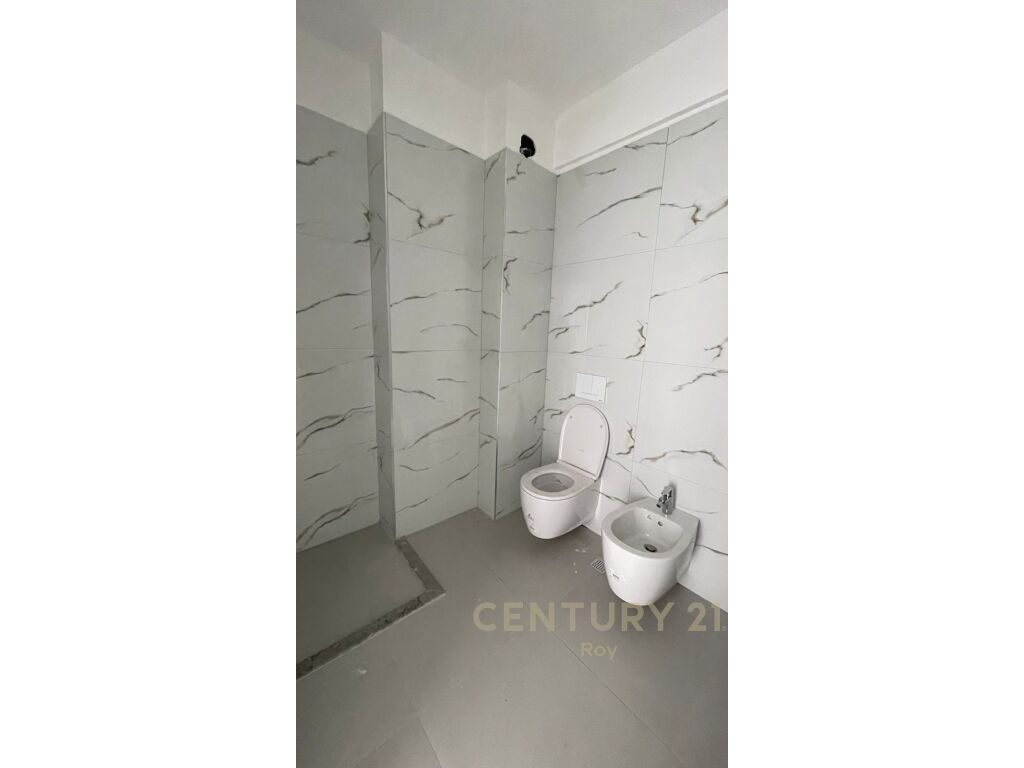 SHITET APARTAMENT 1+1!NDERTIM I RI,MALI I ROBIT!