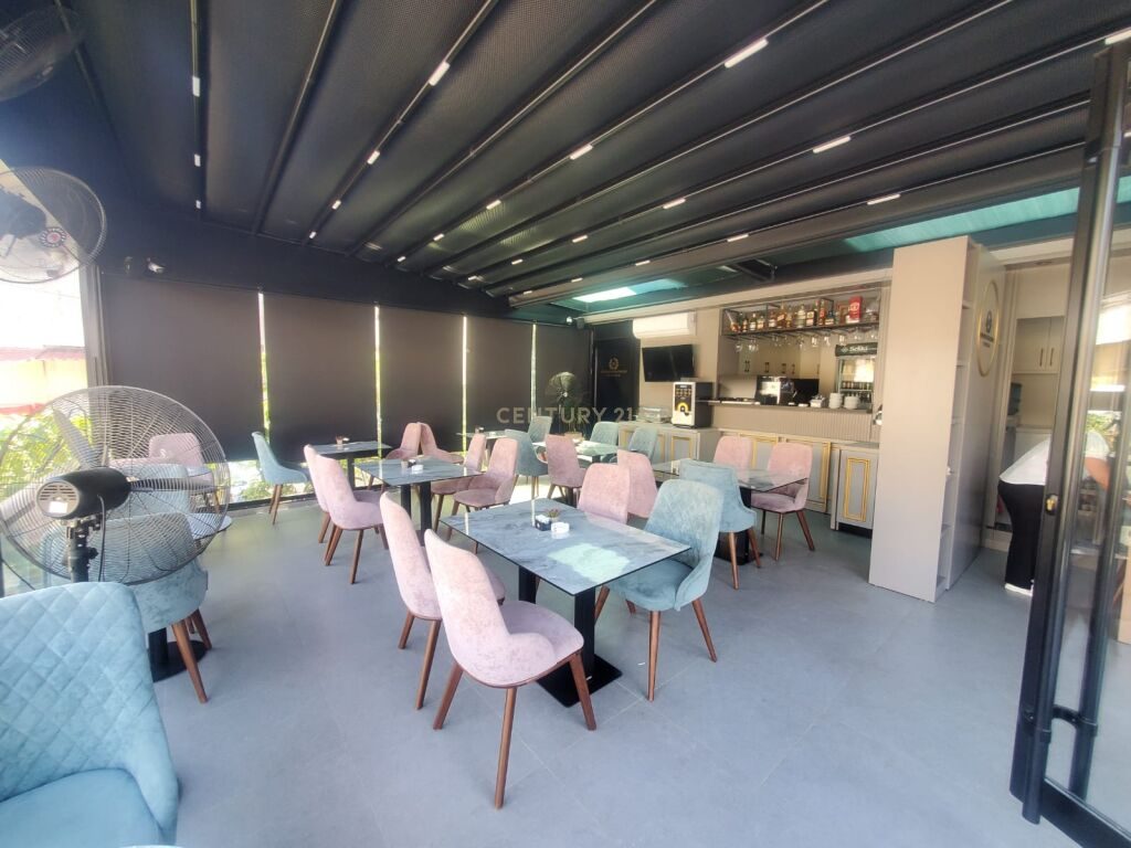 *Shitet Hotel* 
në një nga zonat më të preferuara të Tiranës, një mundësi e shkëlqyer investimi në zemër të kryeqytetit!...