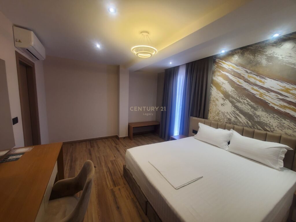 *Shitet Hotel* 
në një nga zonat më të preferuara të Tiranës, një mundësi e shkëlqyer investimi në zemër të kryeqytetit!...