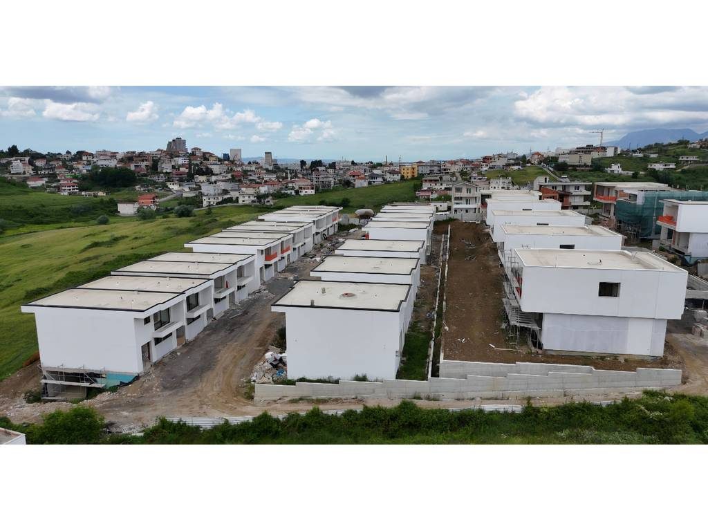 SHITET VILE EKSKLUZIVE TE KOMPLEKSI "SIAR" , LIQENI FARKES, TIRANE