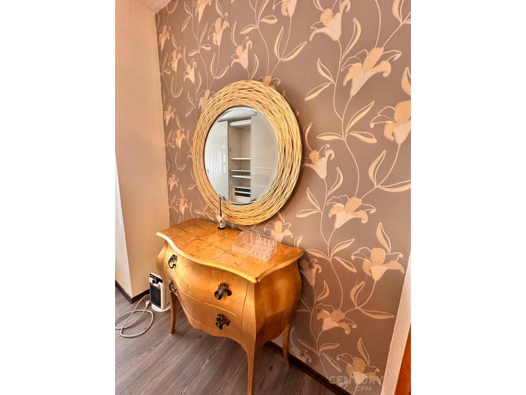 Shitet Apartament Modern 2+1+2 në Ish Blloku, Tiranë