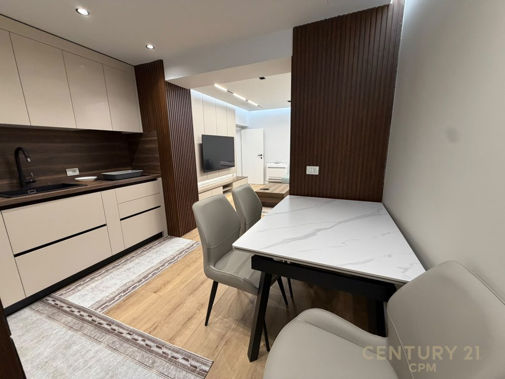 Apartament 2+1+2 Per Qira Prane Liceut Artistik!