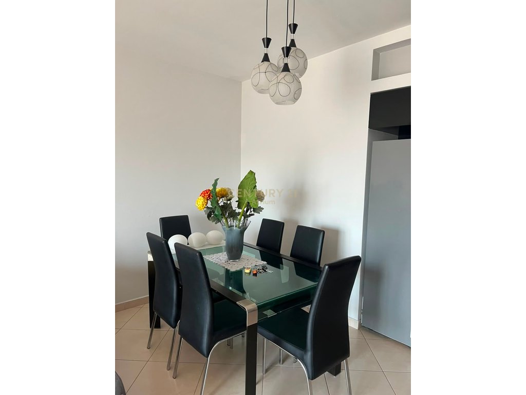 APARTAMENT 2+1 NË SHITJE | BULEVARDI ZHAN D'ARK, SHUME PRANË MATERNITETIT TË RI!!