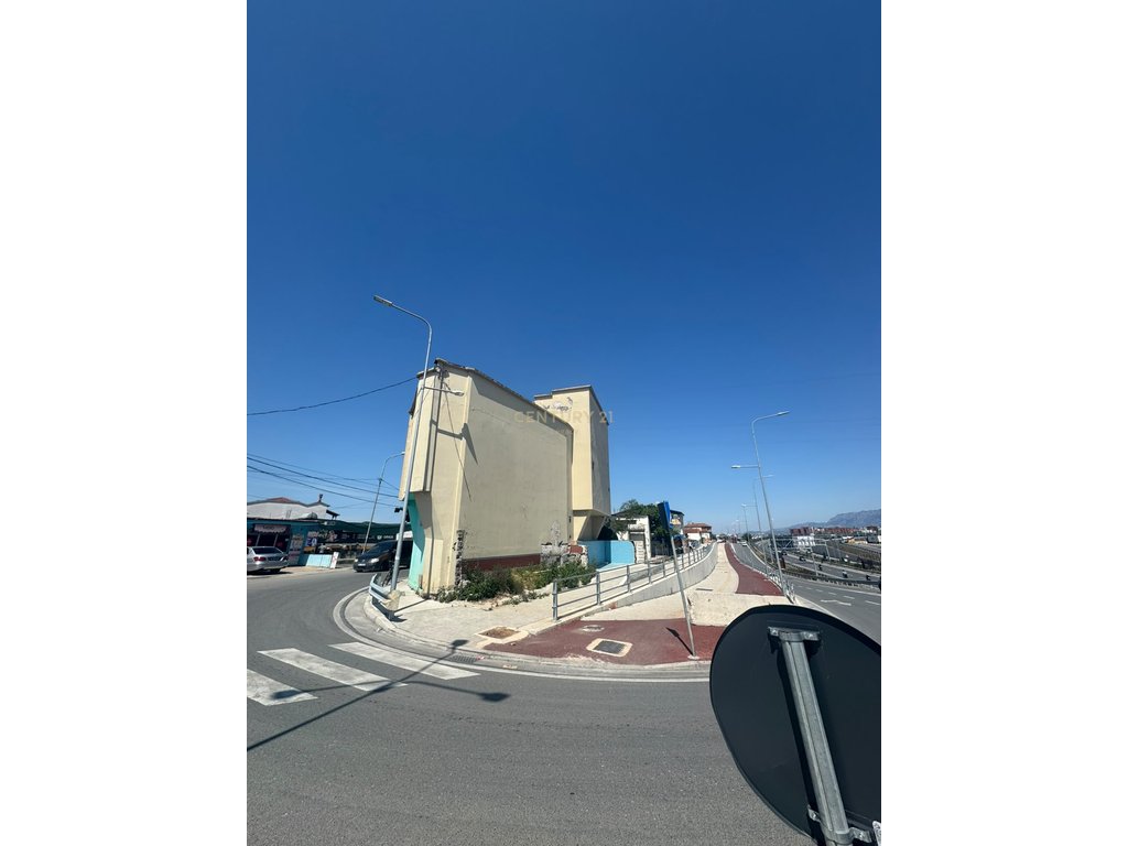 Ambient Komercial për Investim – Potencial për Hotel