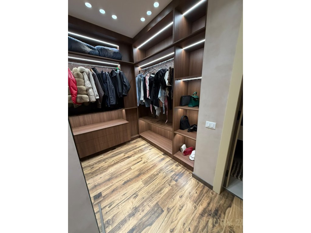 APARTAMENT PER SHITJE 2+1+2+2 POSTE PARKIMI TE KOMPLEKSI DELIJORGJI!