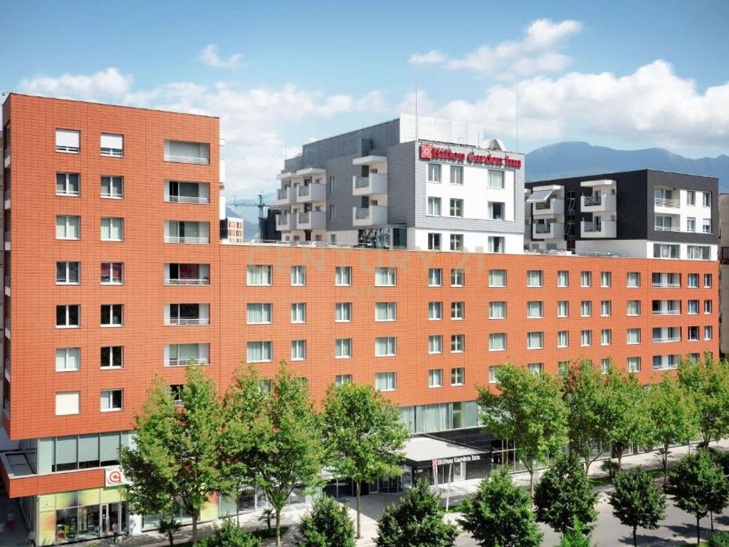 Jepet me qira ambient zyrash te Hilton, pranë Delijorgjit – Tiranë