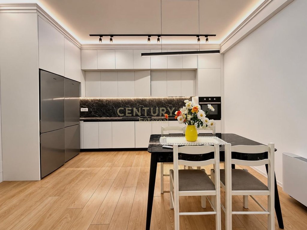 APARTAMENT 3+1+2+ POST PARKIMI ME QIRA – RRUGA E KOSOVARËVE, TIRANË