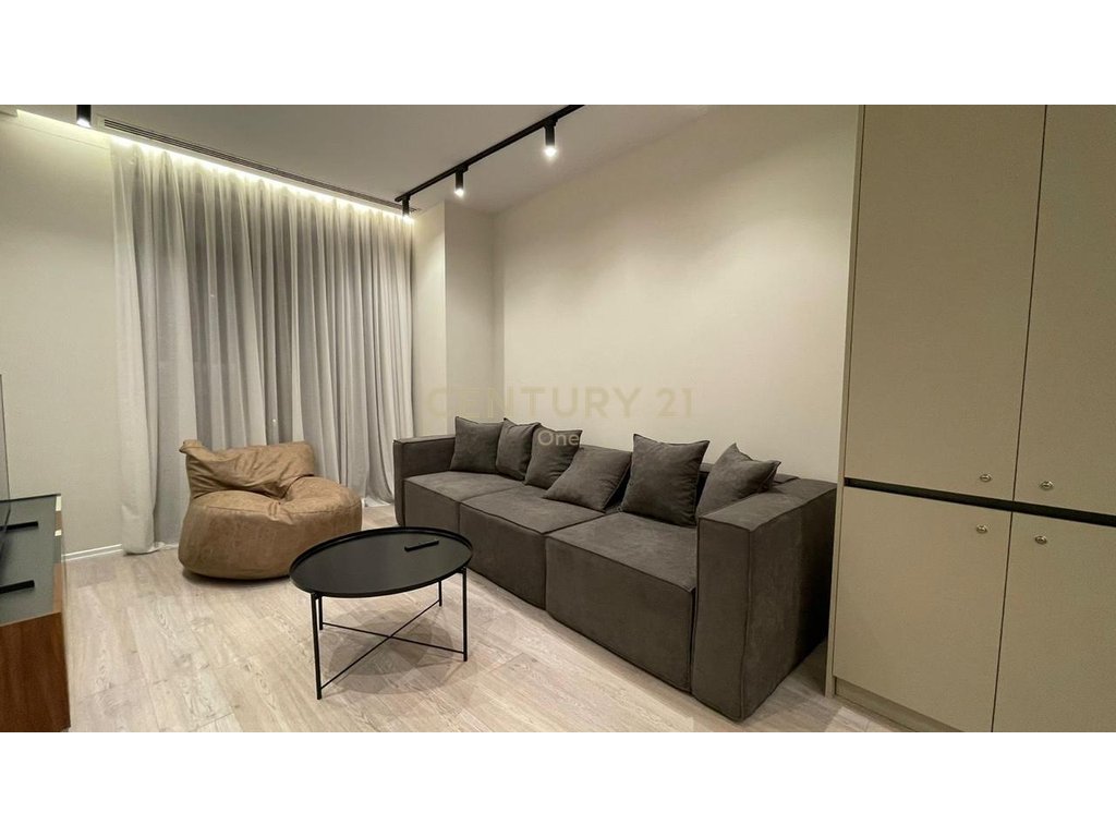 JEPET ME QIRA APARTAMENT 1 + 1 + POST PARKIMI TEK LAKE VIEW !