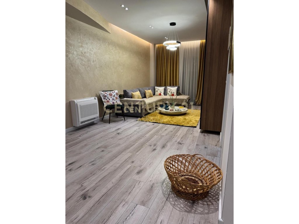 QIRA,TRIPLEX LUKSOZ 3+1+3 ME VERANDE,ME POST PARKIMI,REZIDENCA “KODRA E DIELLIT 2”