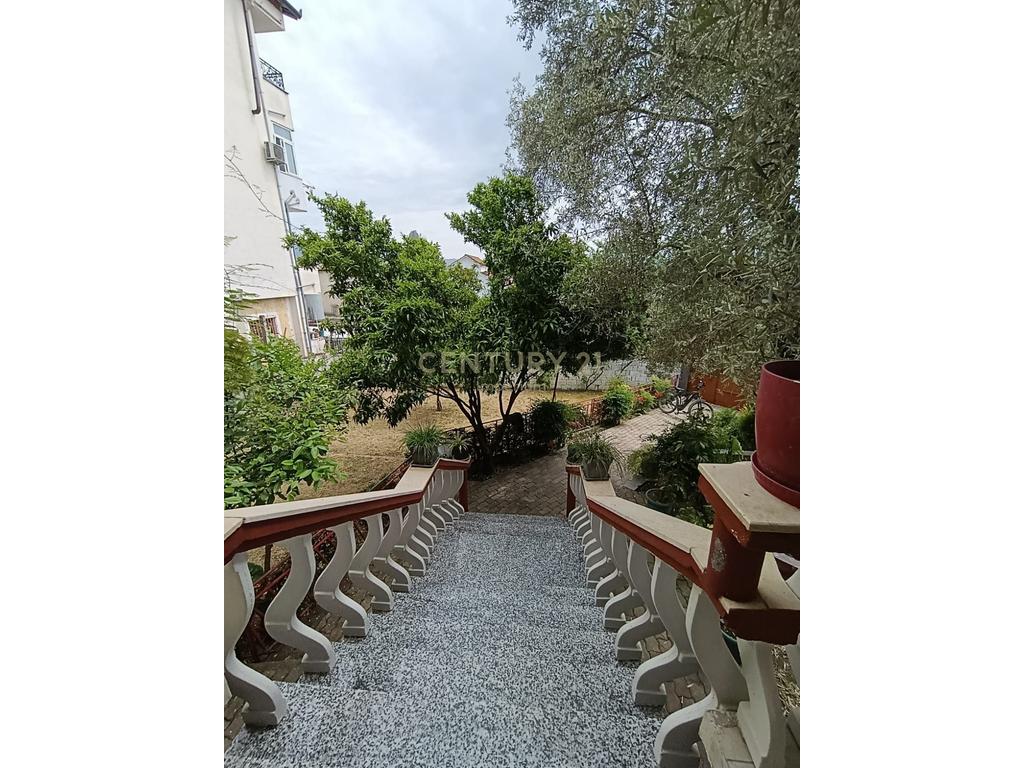 Shtëpi Private 2-Katëshe në Shitje – Mundësi Ideale Banimi dhe Investimi