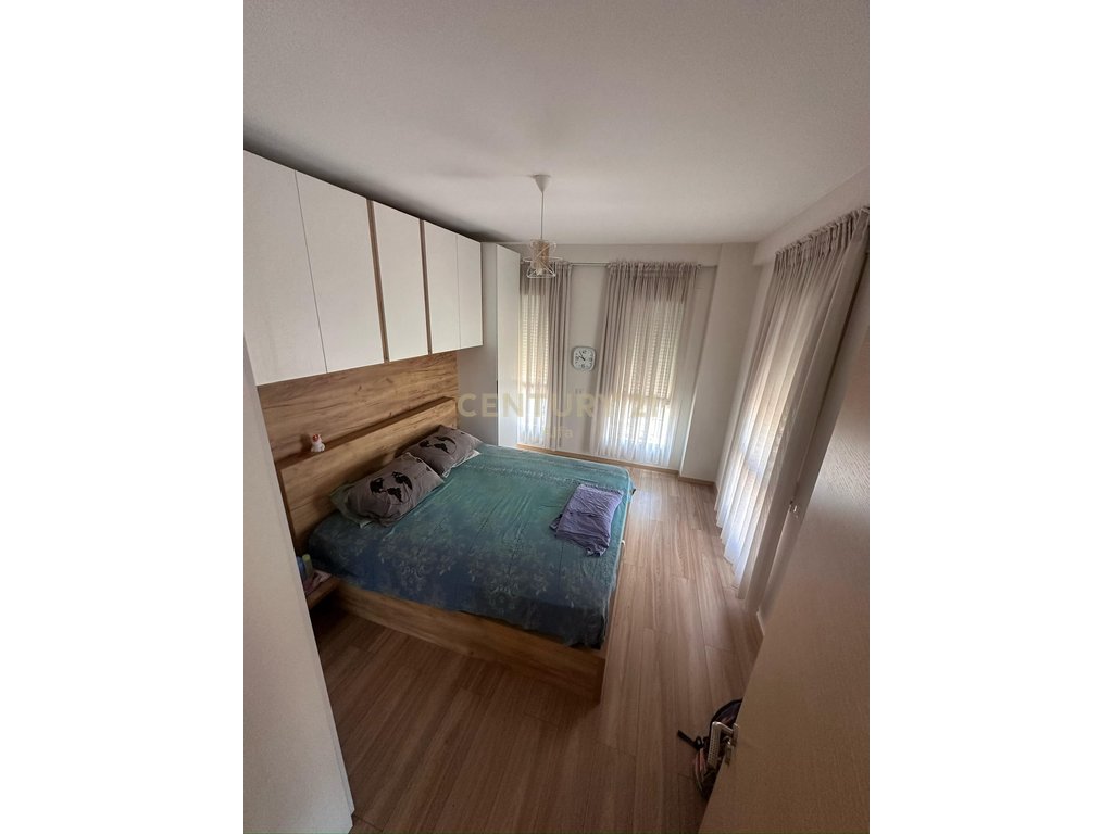 Jepet me Qira Apartament 2+1 – Ring Center, Zogu i Zi, Tiranë