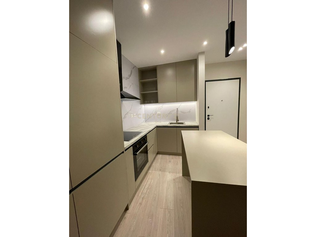 JEPET ME QIRA APARTAMENT 1 + 1 + POST PARKIMI TEK LAKE VIEW !