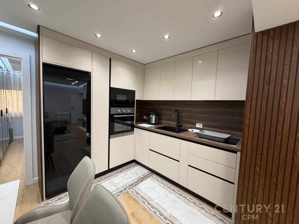 Apartament 2+1+2 Per Qira Prane Liceut Artistik!