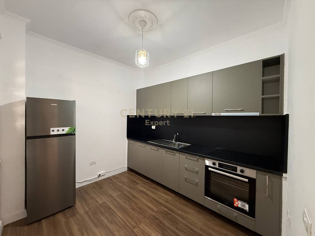 APARTAMENT 2+1 TEK FAKULTETI I SHKENCAVE,PER QIRA!