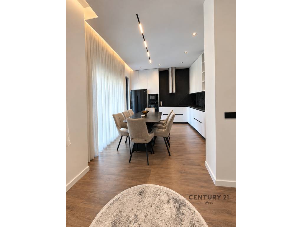 JEPET ME QIRA APARTAMENT 3+1+2 ME VERANDË & GARAZH PRIVAT | "GREY STONE" RESIDENCE – LIQENI I THATË