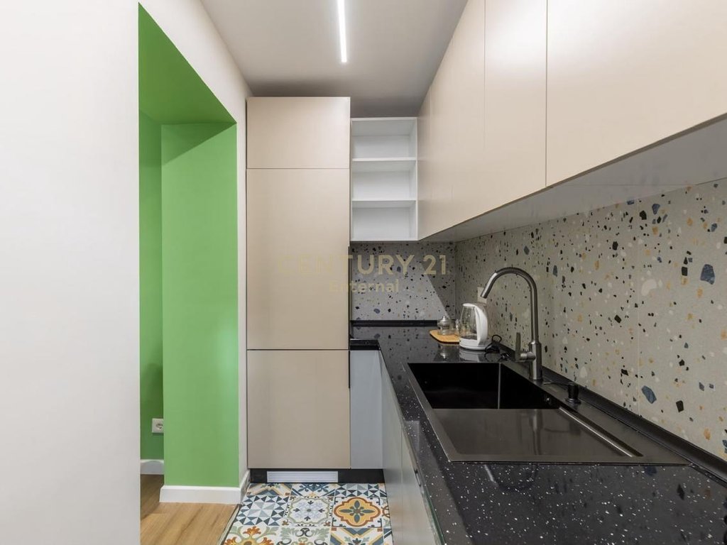 Apartament 2+1 Me Qira në Rruga e Kavajës, Tiranë - 880€ | 80.4 m²