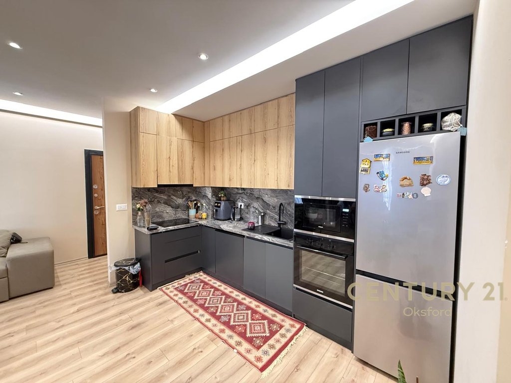SHESIM APARTAMENT 2+1+2 TEK USLUGA, BULEVARDI I RI, TIRANË!