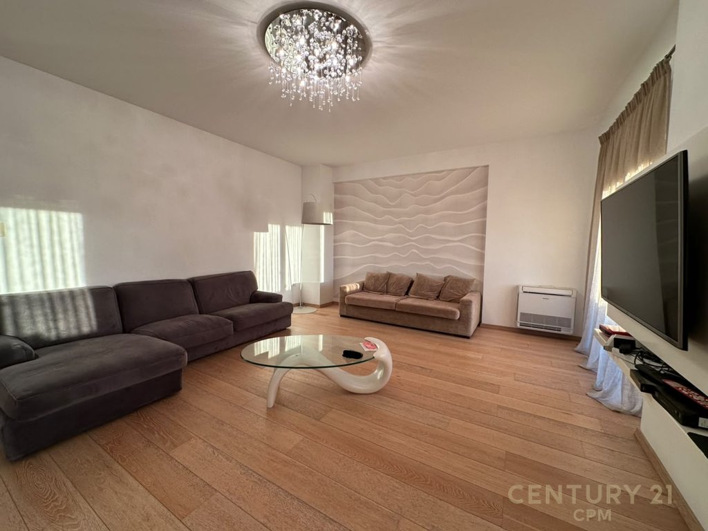 Apartament 3+1+2+ Post Parkimi Per Qira Tek Rruga E Bogdaneve!