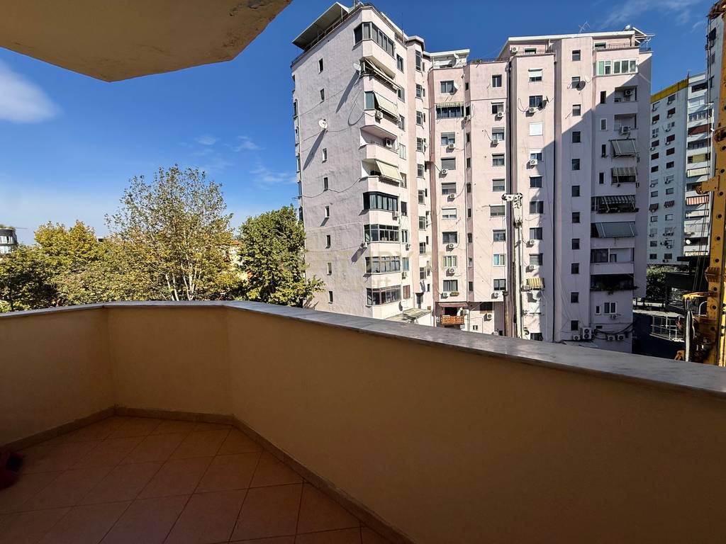 APARTAMENT 2+1 TEK FAKULTETI I SHKENCAVE,PER QIRA!