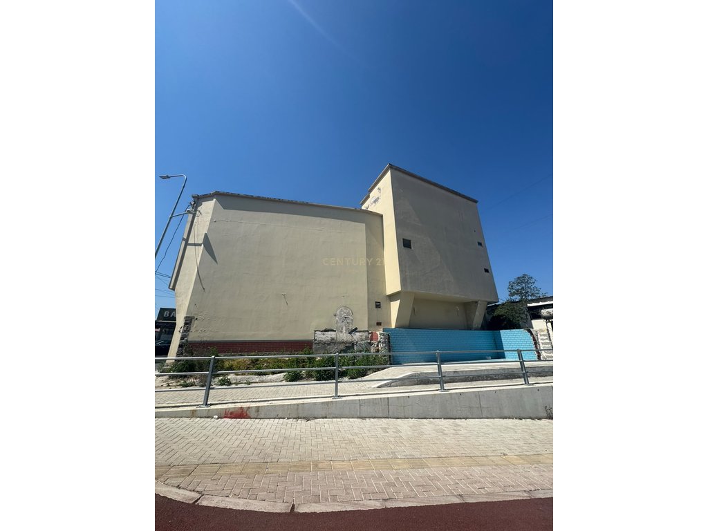 Ambient Komercial për Investim – Potencial për Hotel