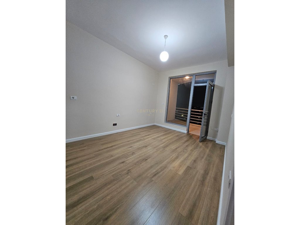 🏡 SHITET APARTAMENT 1+1 – RRUGA E KAVAJËS, TIRANË