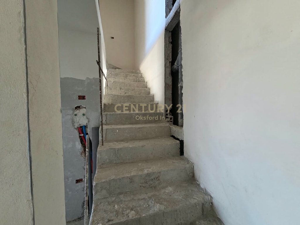 SHITET DUPLEX TEK KODRA DIELLIT