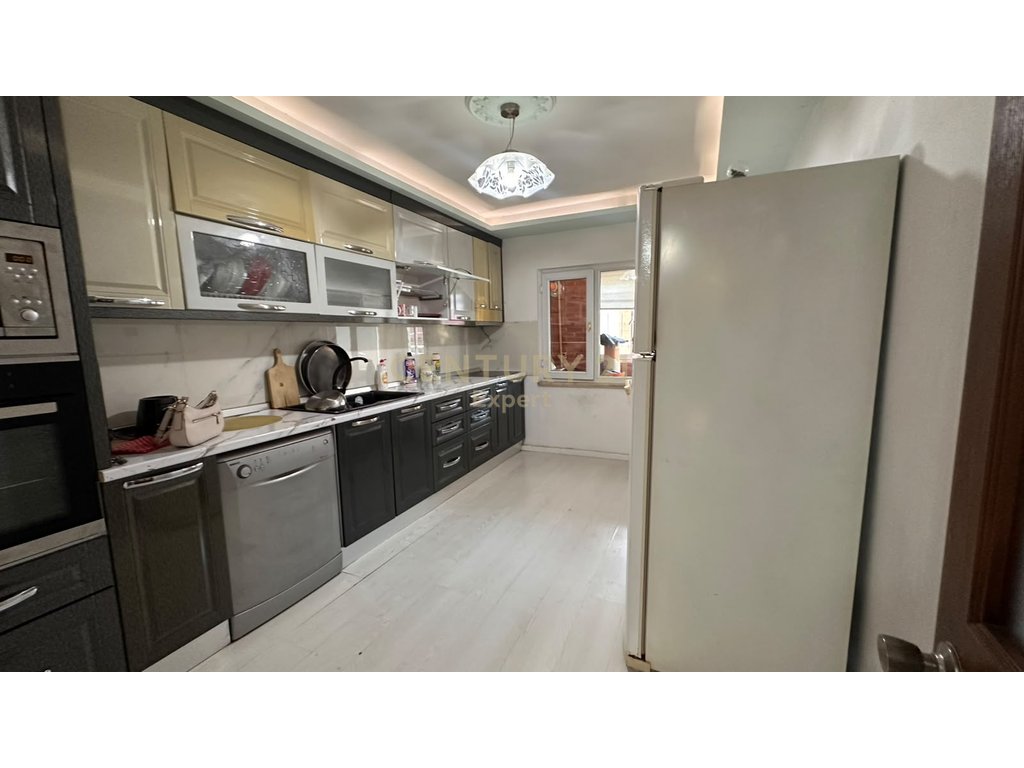 OKAZION – SHITET DUPLEX 4+1+3 NË LAPRAKË, TIRANË