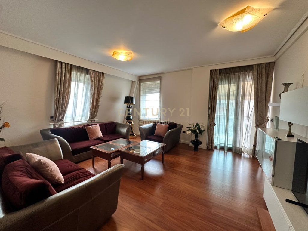 Jepet  Apartament 2+1 Me Qira Tek Ish Garda