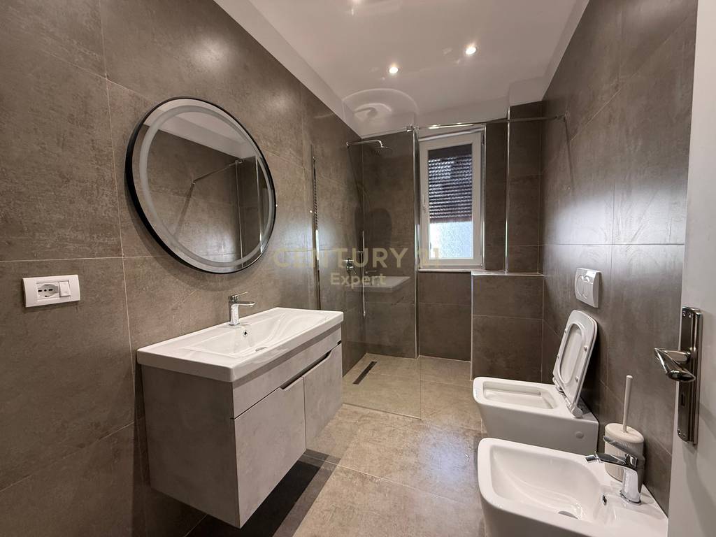 APARTAMENT 2+1 TEK FAKULTETI I SHKENCAVE,PER QIRA!