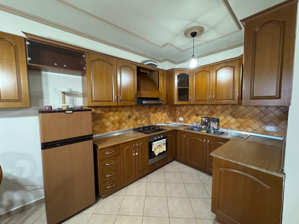 Jepet me Qira Apartament 2+1 Pranë Rrugës së Dibrës, Tiranë