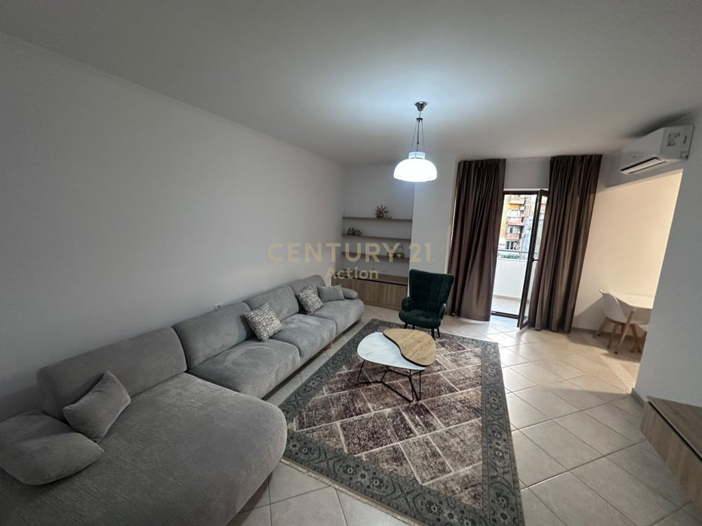 Apartament 2+1 me qira në Bulevardin Zogu i Pare / Qendër!