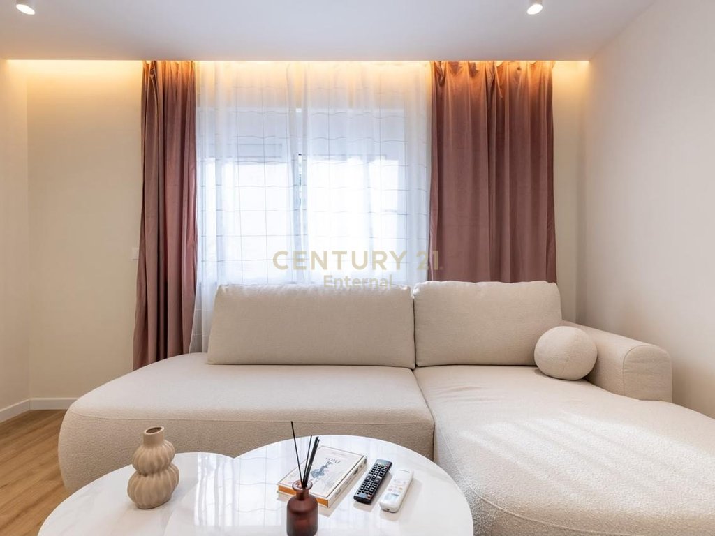 Apartament 2+1 Me Qira në Rruga e Kavajës, Tiranë - 880€ | 80.4 m²