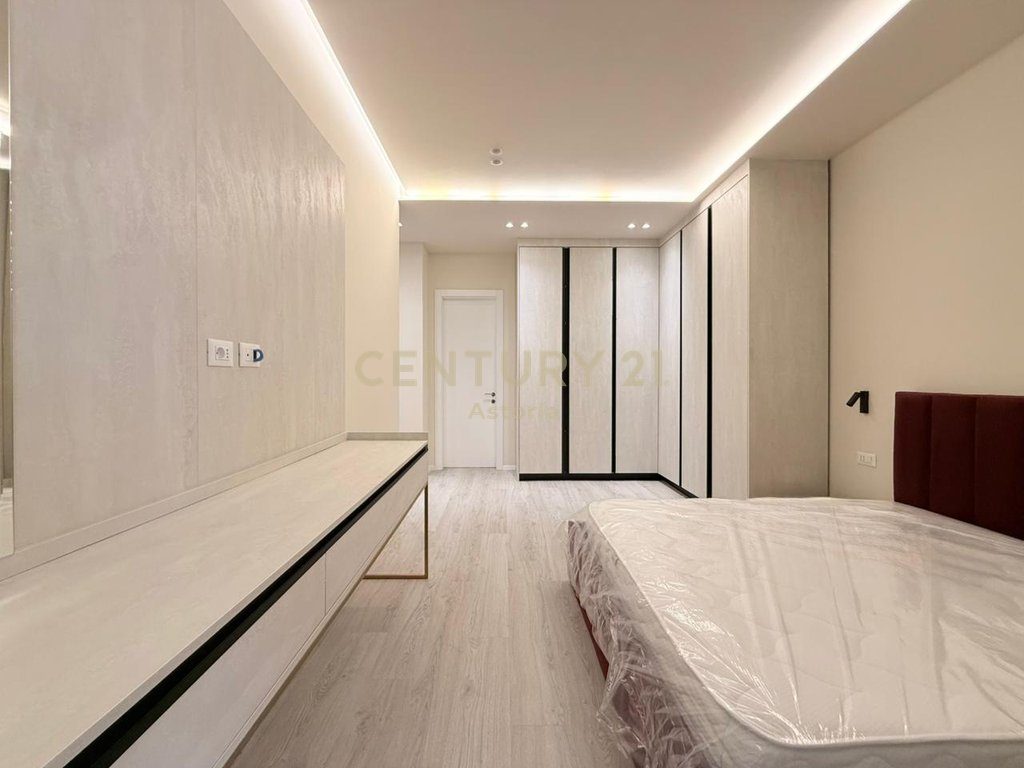 JEPET ME QIRA APARTAMENT PREMIUM 2+1+2+POST PARKIMI TE "KOMPLEKSI DELIJORGJI"