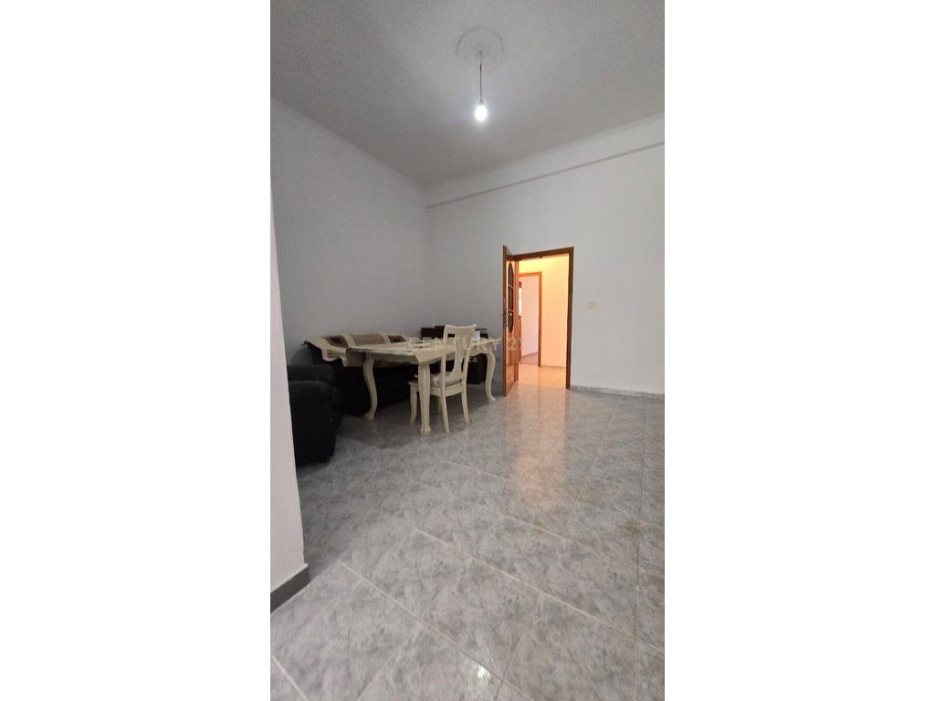 JEPET ME QIRA APARTAMENT 1+1 NE QENDER TE DURRSIT!!!!