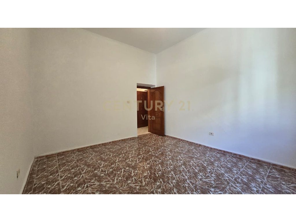 JEPET ME QIRA APARTAMENT 1+1 NE QENDER TE DURRSIT!!!!