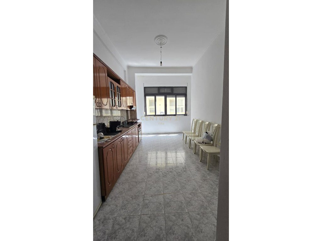 JEPET ME QIRA APARTAMENT 1+1 NE QENDER TE DURRSIT!!!!