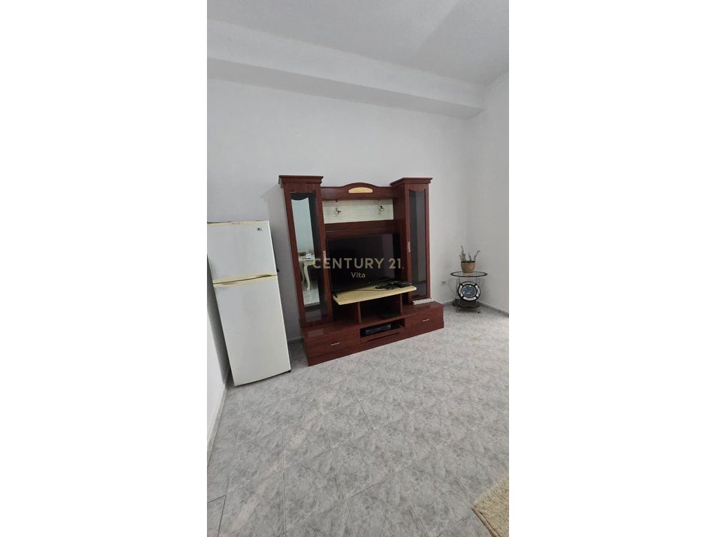 JEPET ME QIRA APARTAMENT 1+1 NE QENDER TE DURRSIT!!!!