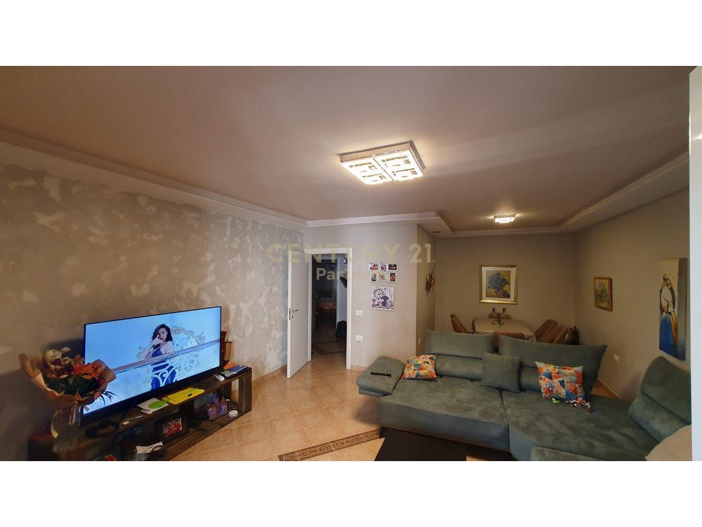 Apartament ne shitje 2+1+2 tek Vasil Shanto