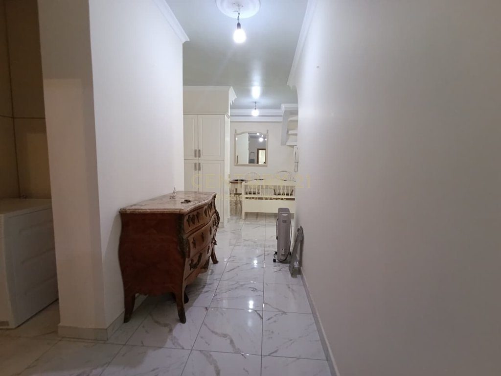 APARTAMENT PER SHITJE 2+1+ GARAZH ( 21 METRA)  NE FRESK !