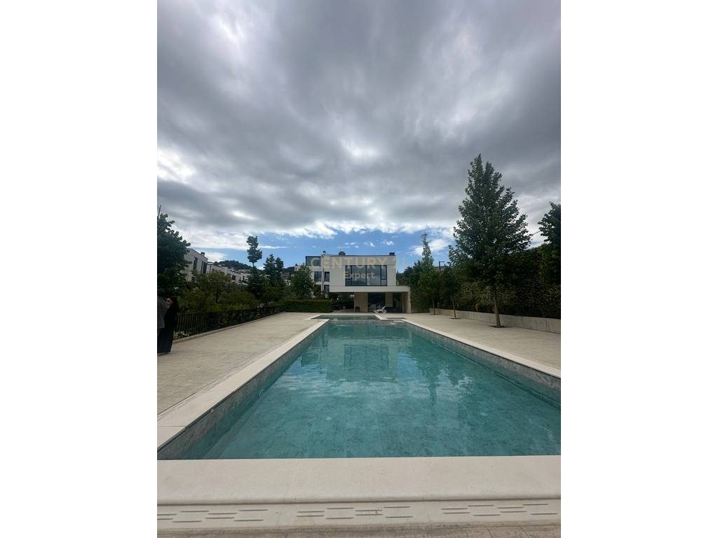 Penthouse per shitje Liqeni i thate