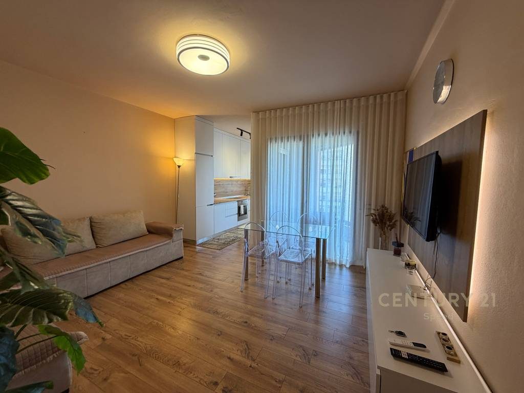 Ofrojme apartament 1+1 me qira!
