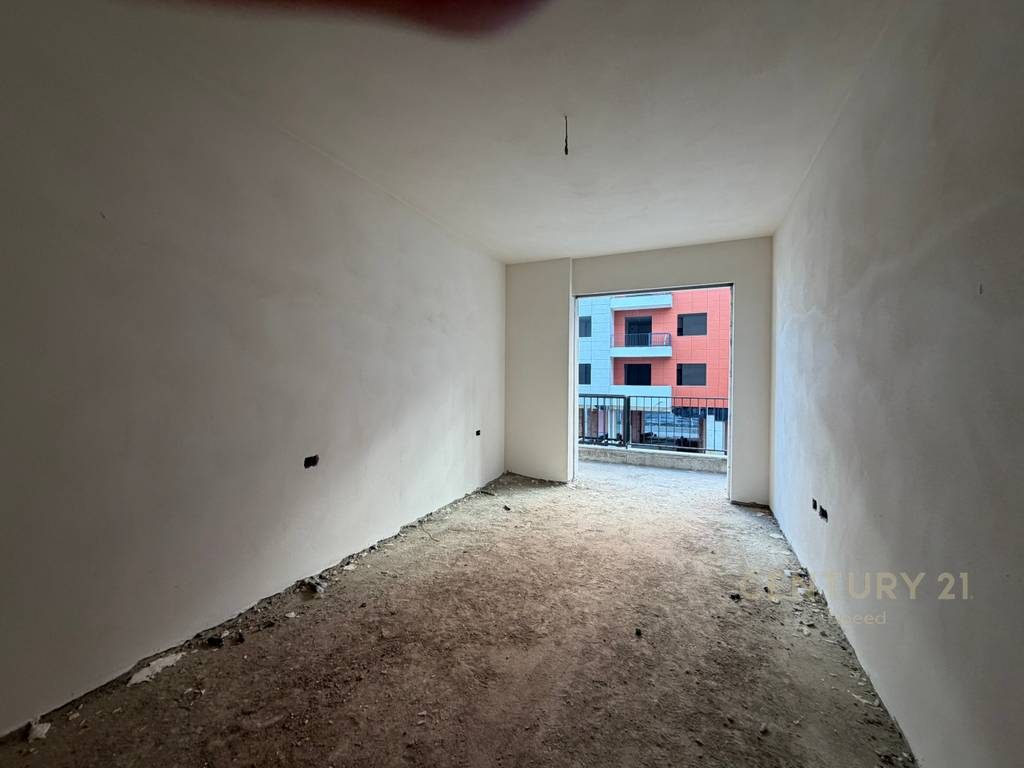 Apartament 2+1 ne Paskuqan per shitje!
