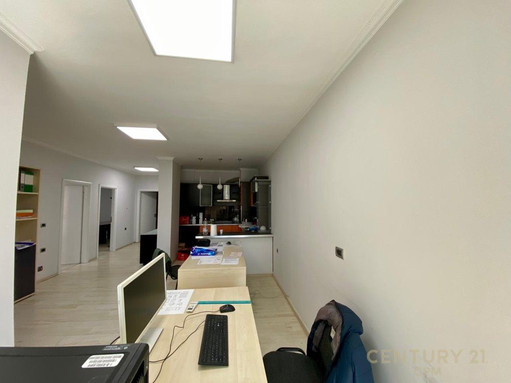 NE ZONEN E 21 DHJETORIT SHESIM APARTAMENT 2+1