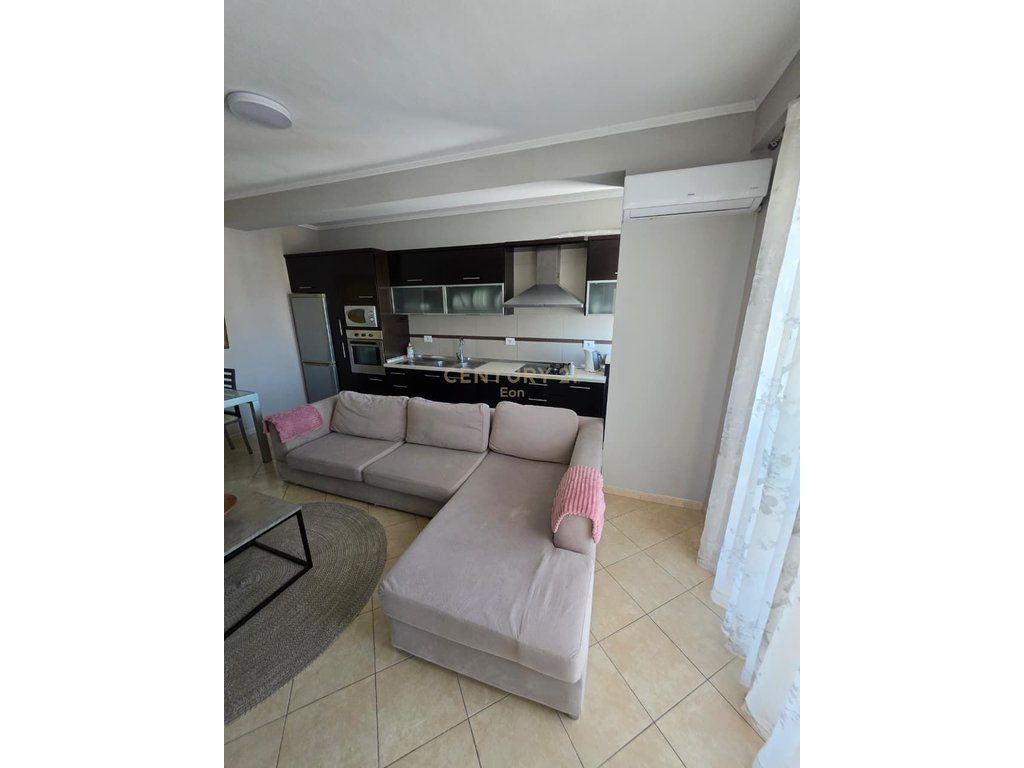 Apartament 2+1 Me Qira në Tregu fshatar, Durrës !