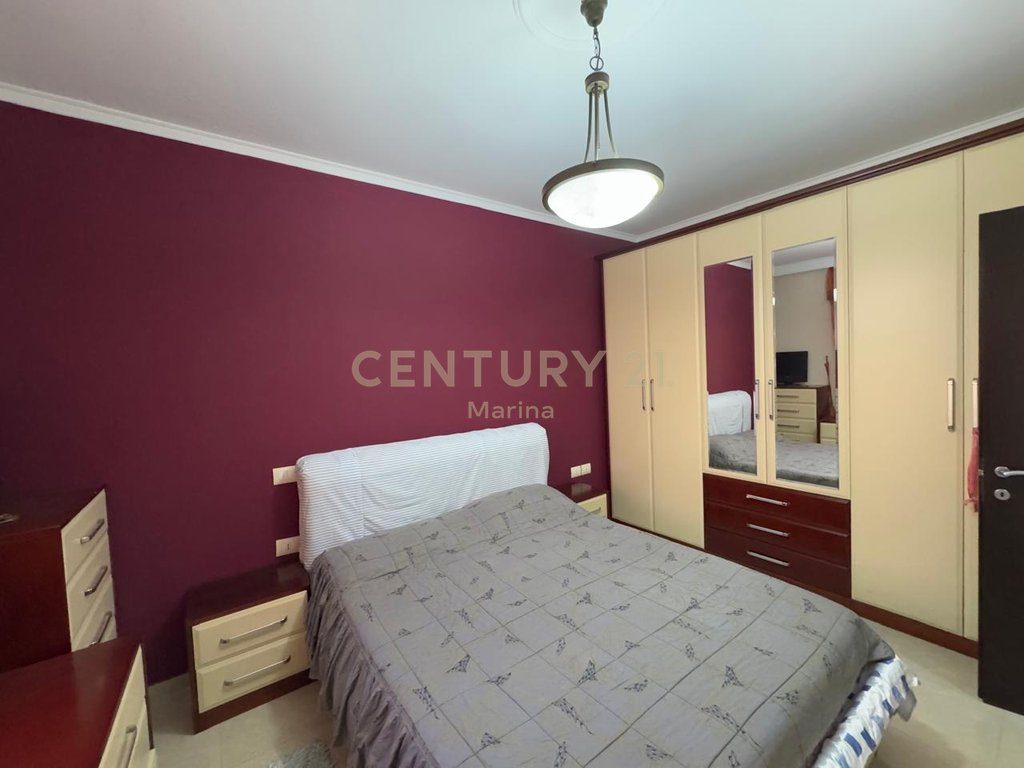 APARTAMENT 3+2+ POST PARKIM PER QERA,NE LUNGOMARE!
