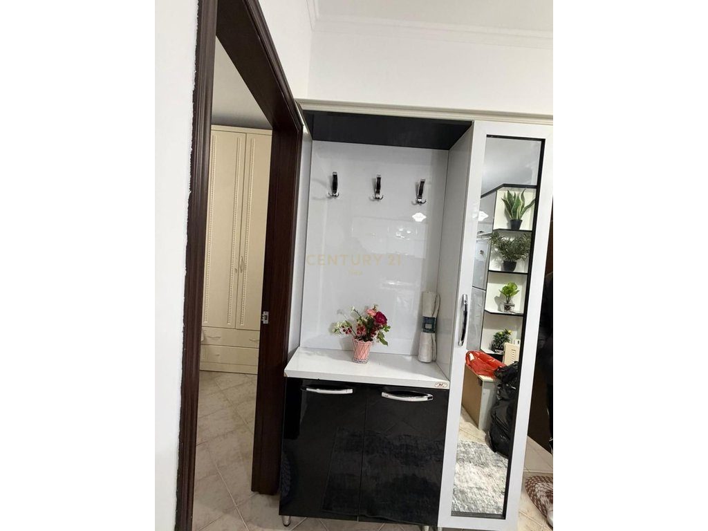 APARTAMENT 1+1 ME QIRA NE YZBERISHT!