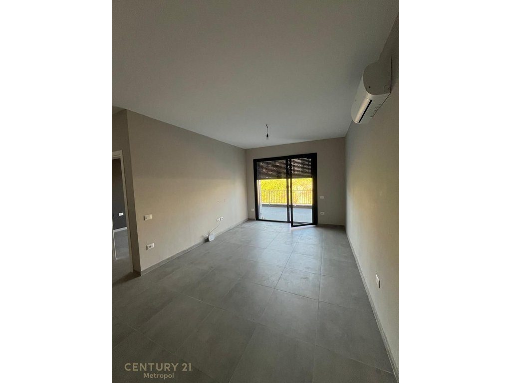 Jepet me qira apartament 1+1 te Liqeni i Thatë, në ndërtimet e Met Invest.