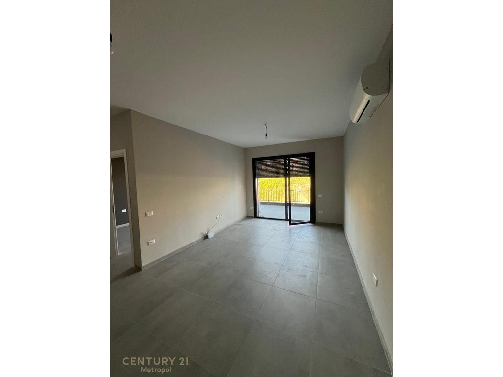 Jepet me qira apartament 1+1 te Liqeni i Thatë, në ndërtimet e Met Invest.