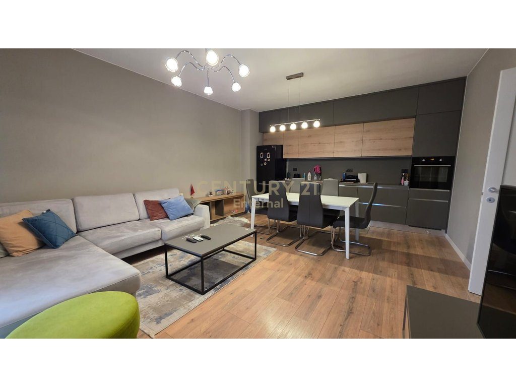 Apartament 2+1+2 tek Kompleksi 'Panorama'